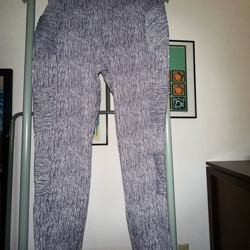 Athleta Black and White leggings